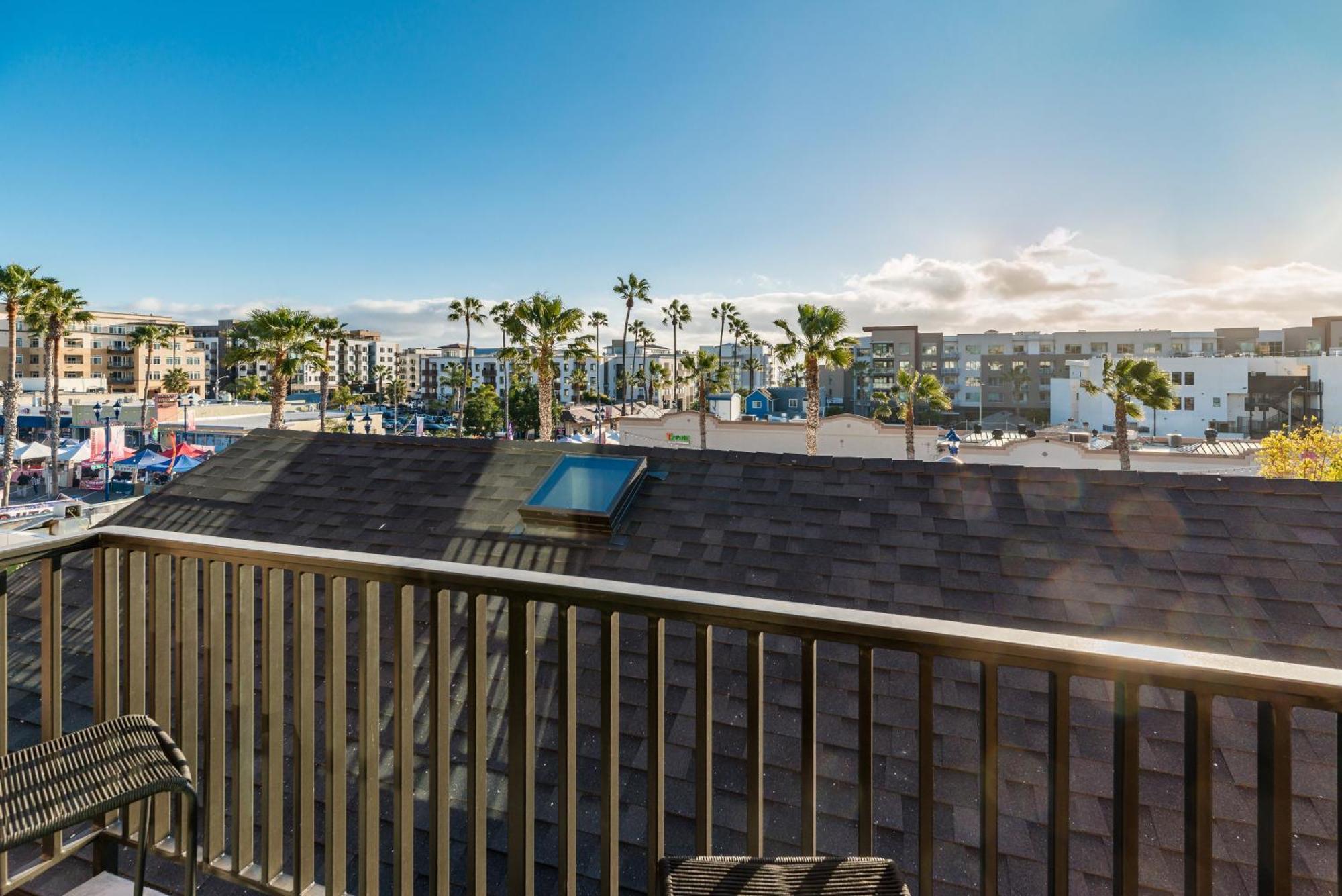 The Brick Boutique Hotel Oceanside Exterior photo