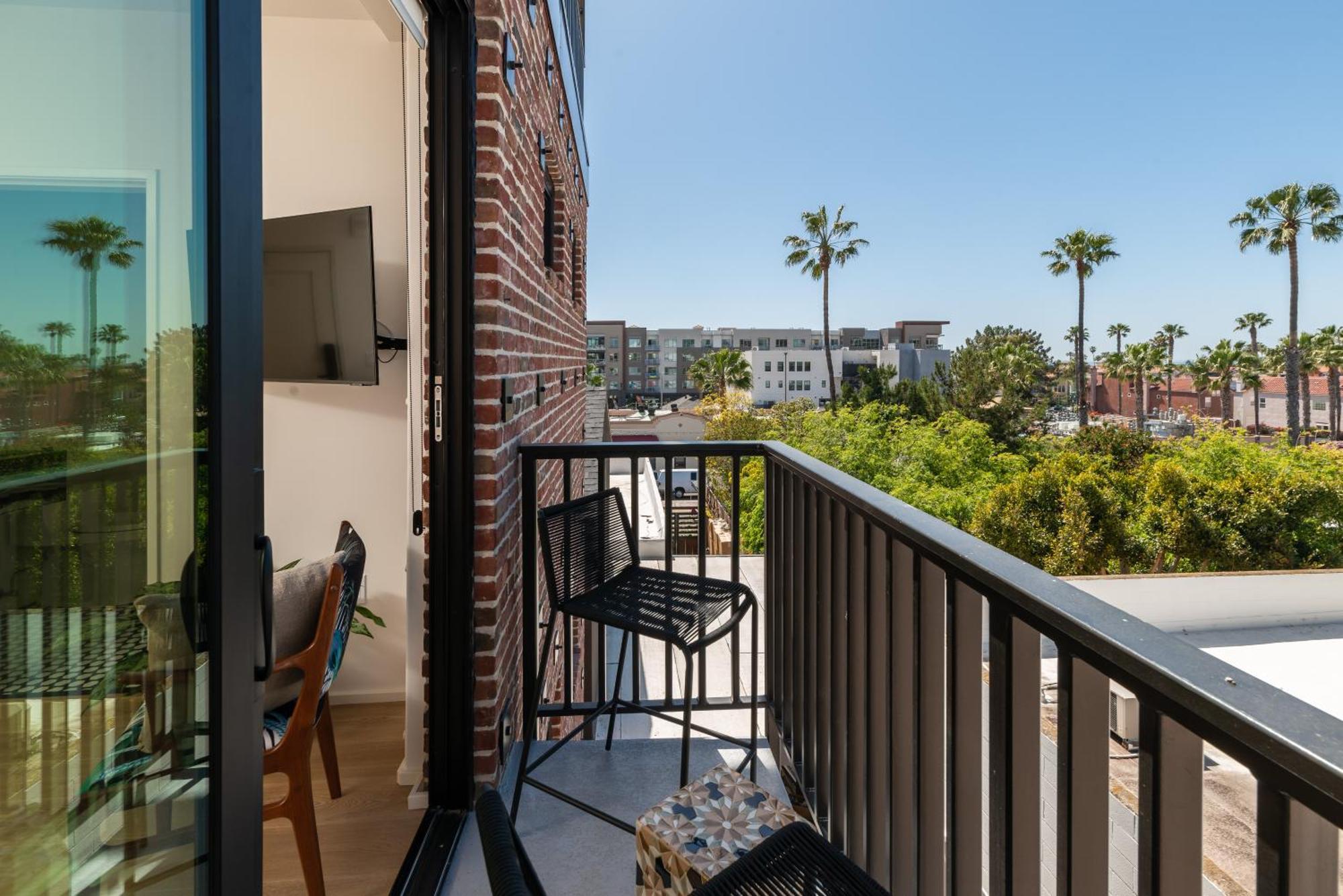 The Brick Boutique Hotel Oceanside Exterior photo