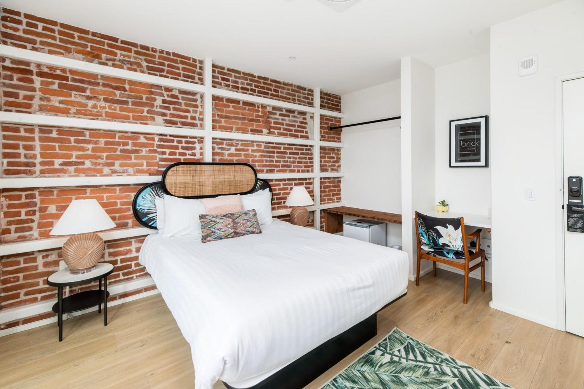 The Brick Boutique Hotel Oceanside Exterior photo