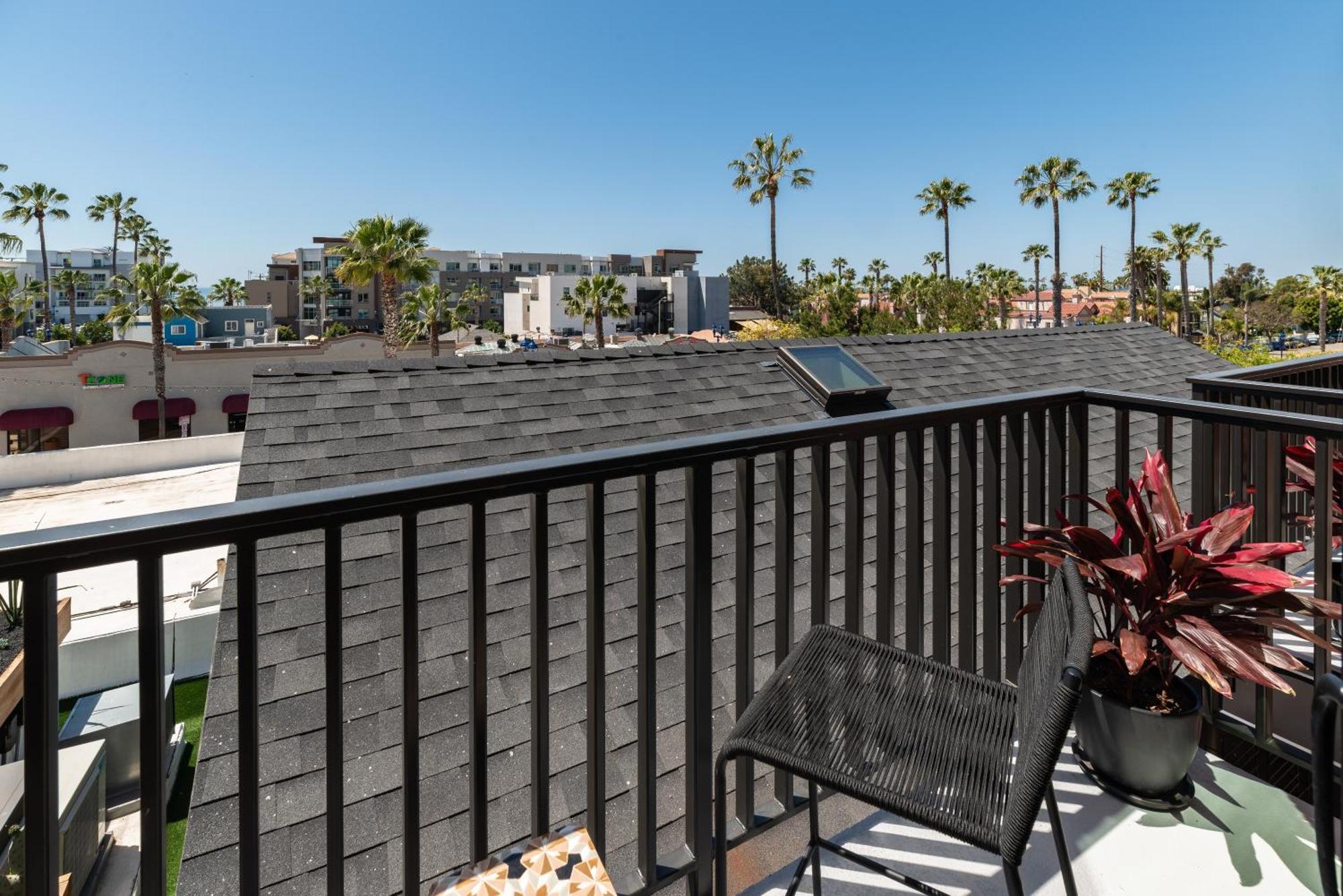 The Brick Boutique Hotel Oceanside Exterior photo