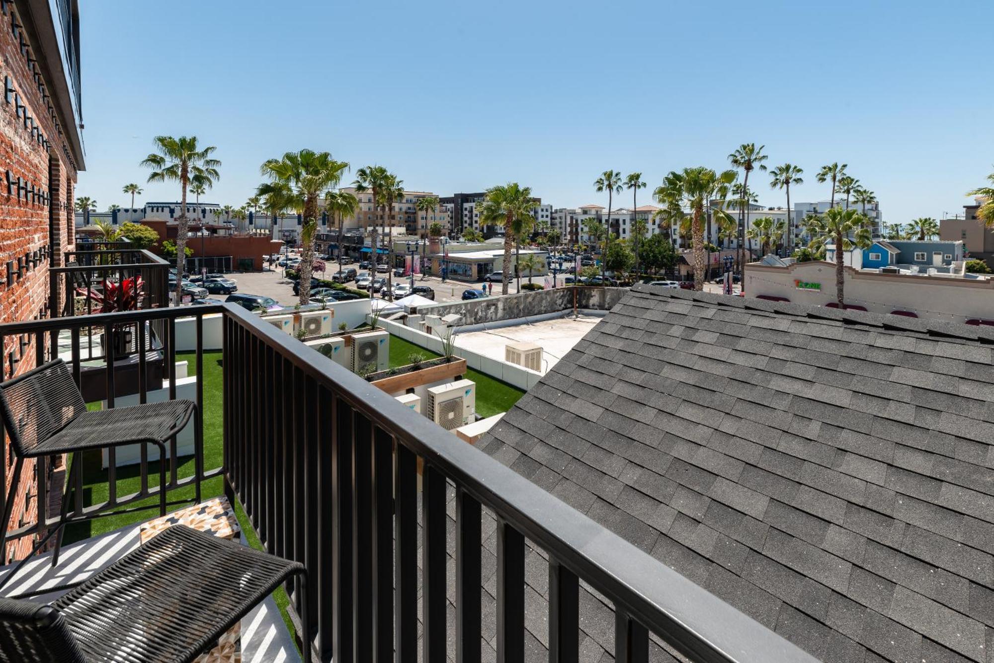 The Brick Boutique Hotel Oceanside Exterior photo