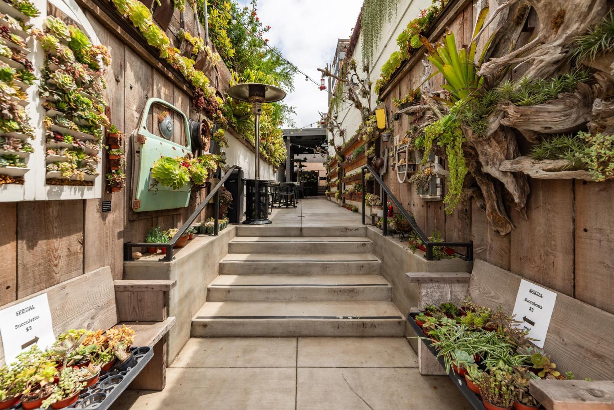 The Brick Boutique Hotel Oceanside Exterior photo